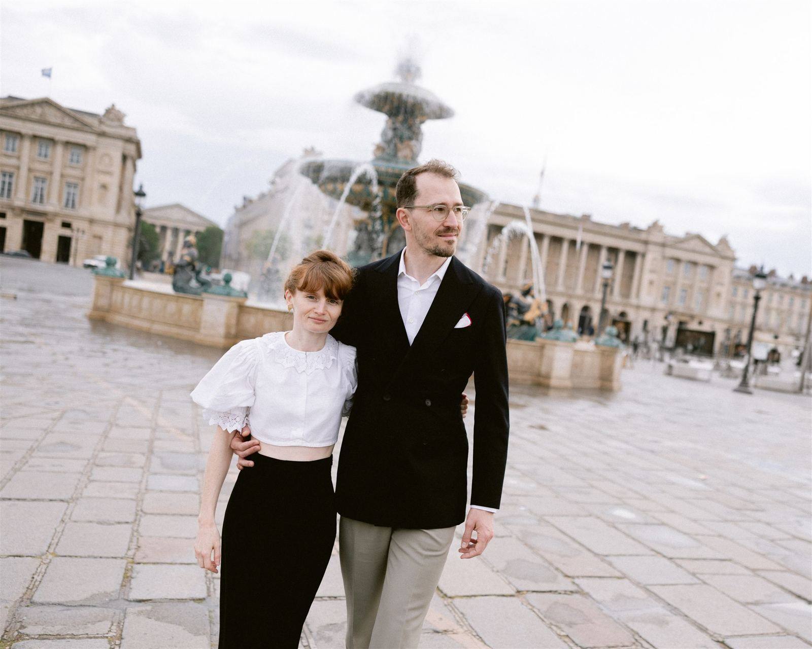 Couple at Place de la Concorde, Paris