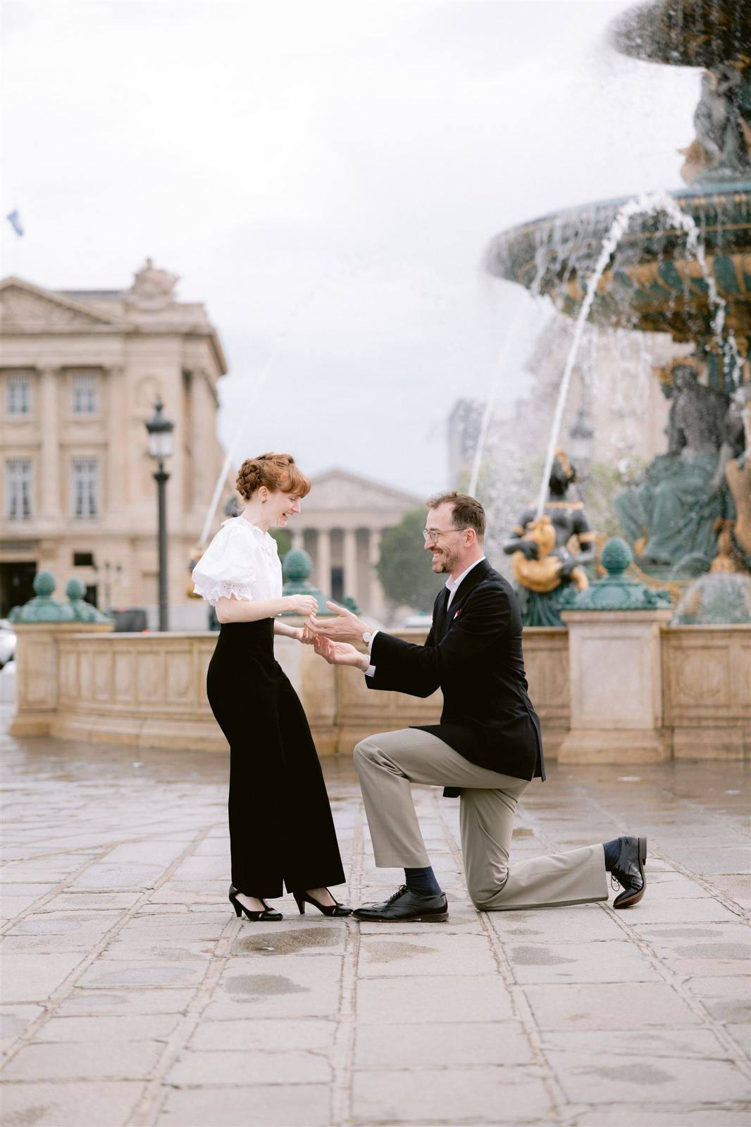 Marriage proposal at Place de la Concorde, Paris