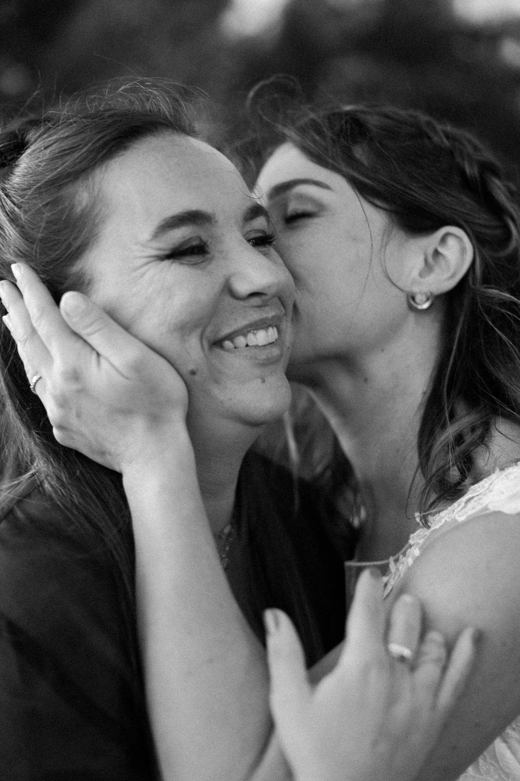 Kiss on the cheek, black and white